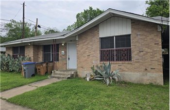 1191 Comal St #B - Photo 2 of 9