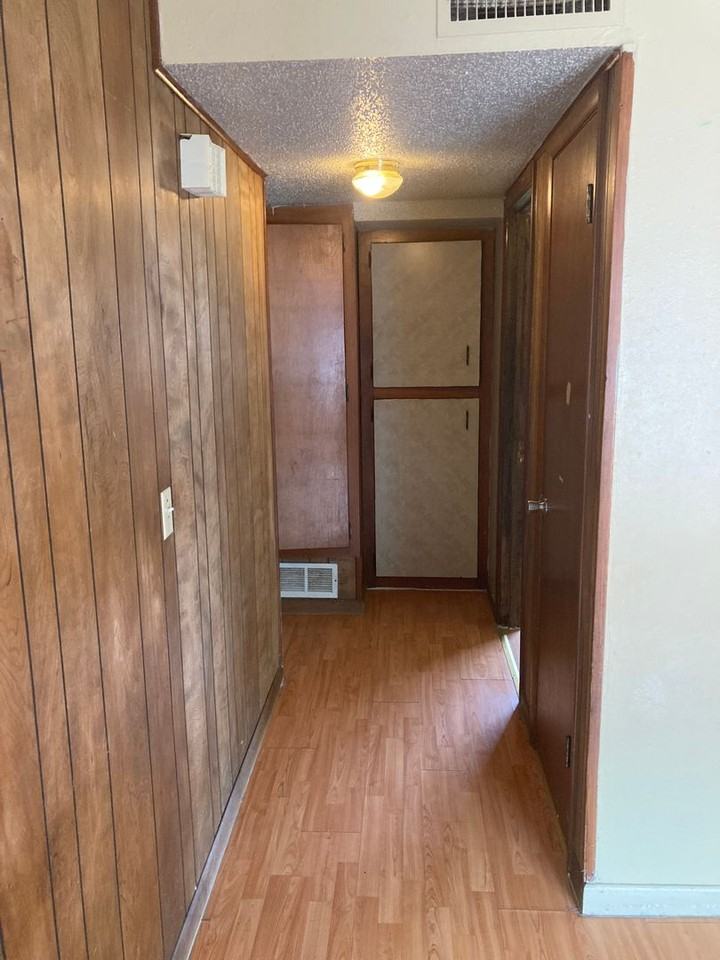 2100 Carlton Street - Photo 3 of 25