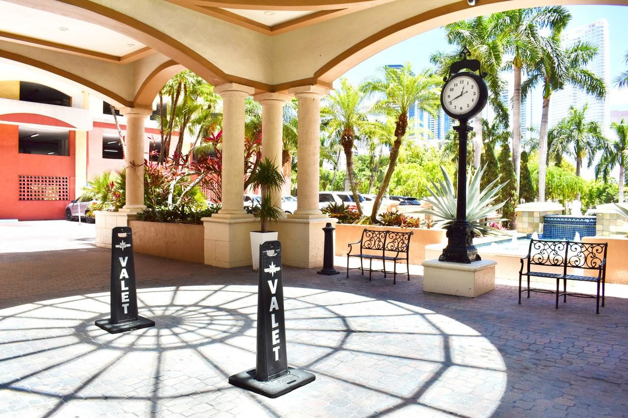 Intracoastal Yacht Club - Photo 5 of 50