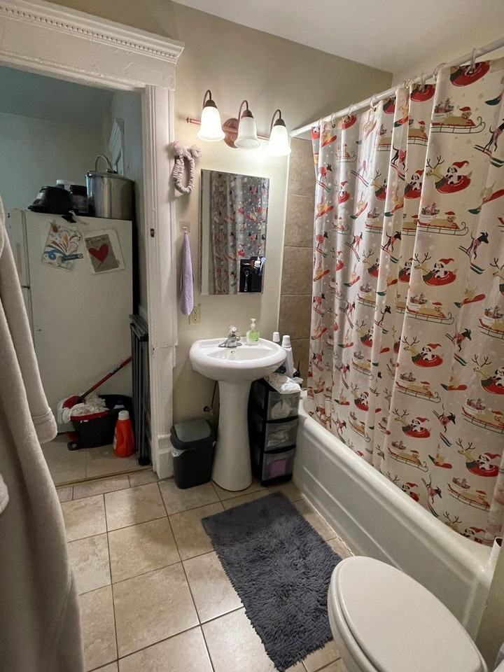 420 Iowa - Photo 3 of 7