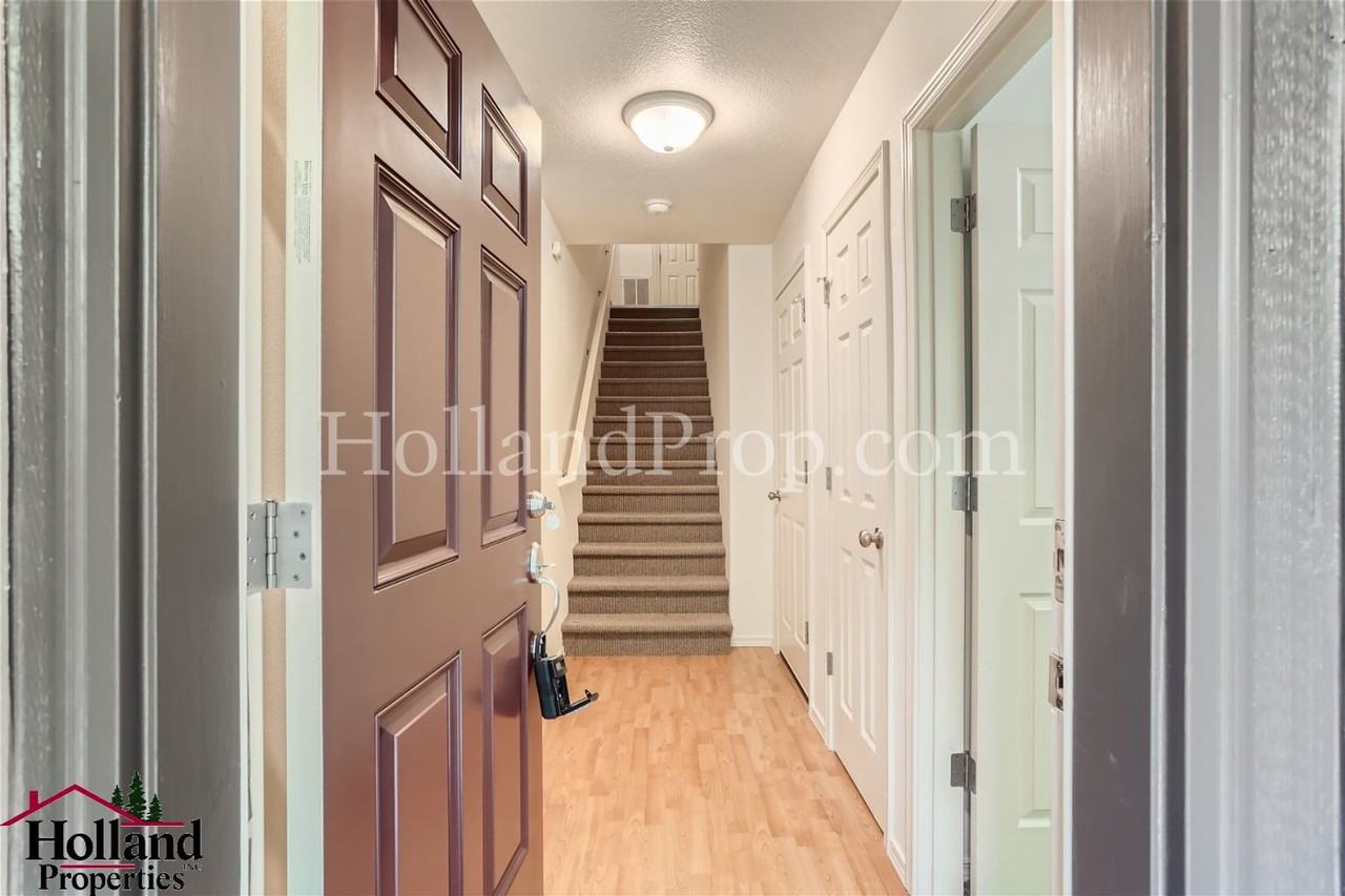 1554 Sw 175th Ave - Photo 2 of 15