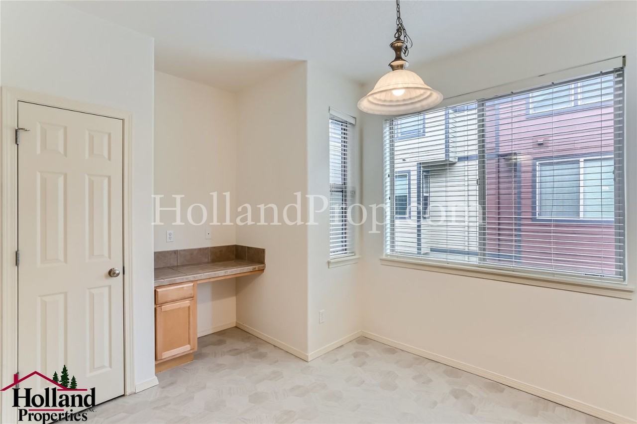 1554 Sw 175th Ave - Photo 5 of 15