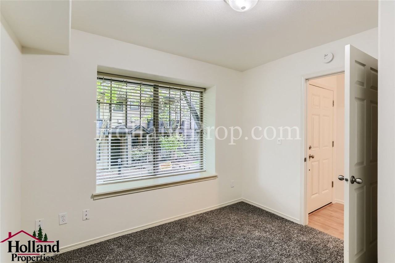 1554 Sw 175th Ave - Photo 4 of 15