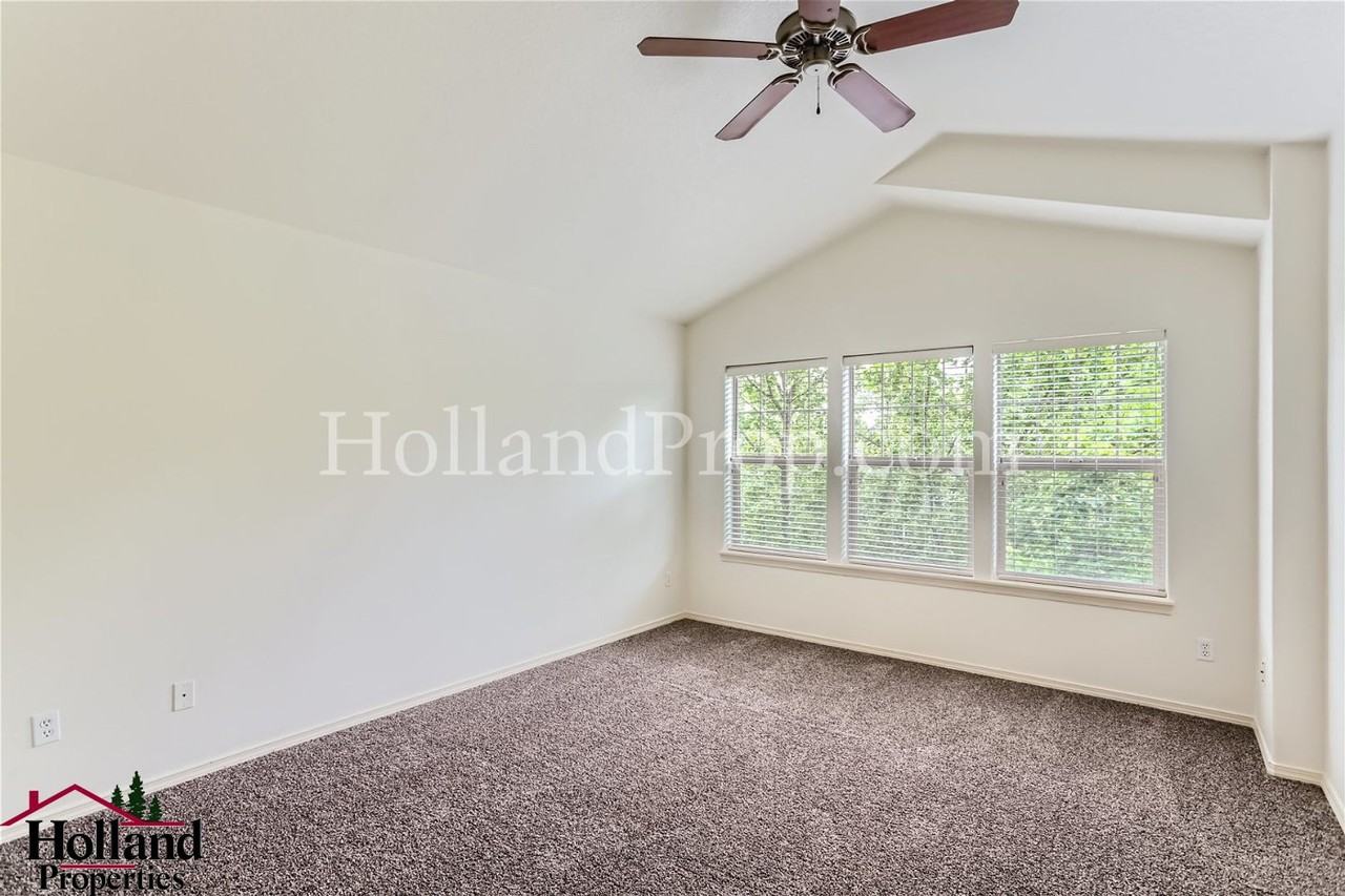 1554 Sw 175th Ave - Photo 7 of 15