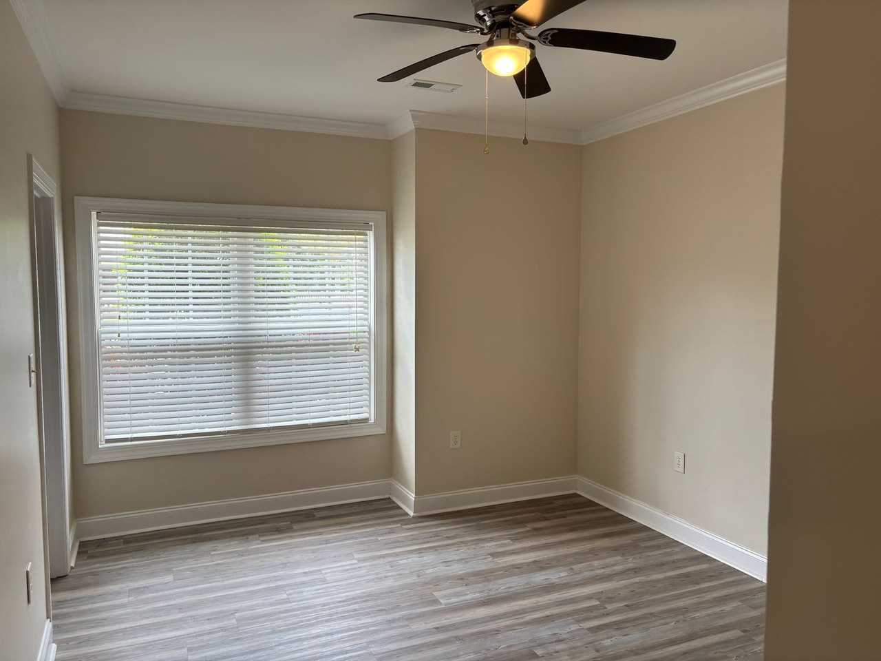 2013 Silvercrest Dr - Photo 4 of 15