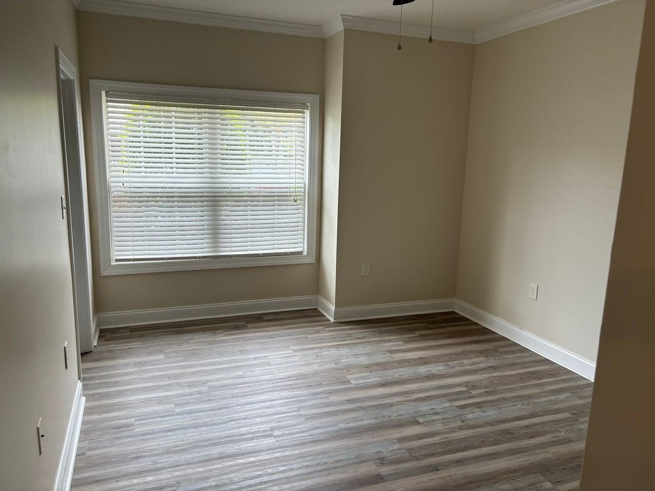 2013 Silvercrest Dr - Photo 6 of 15