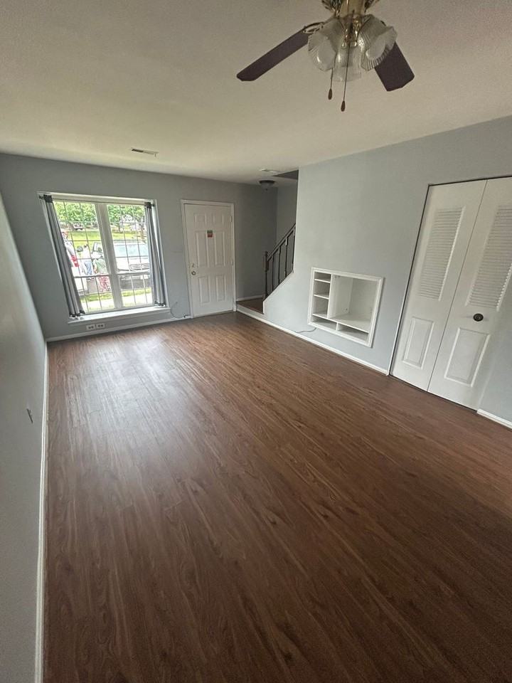 169 Edinburgh Sq - Photo 2 of 27