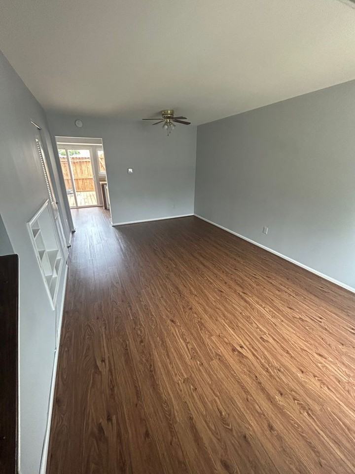 169 Edinburgh Sq - Photo 3 of 27