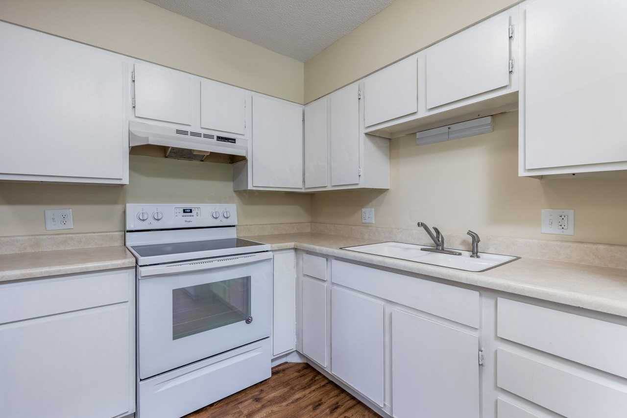 Orange Blossom Apartments 8 Wallingford Dr, Platte City, MO 64079