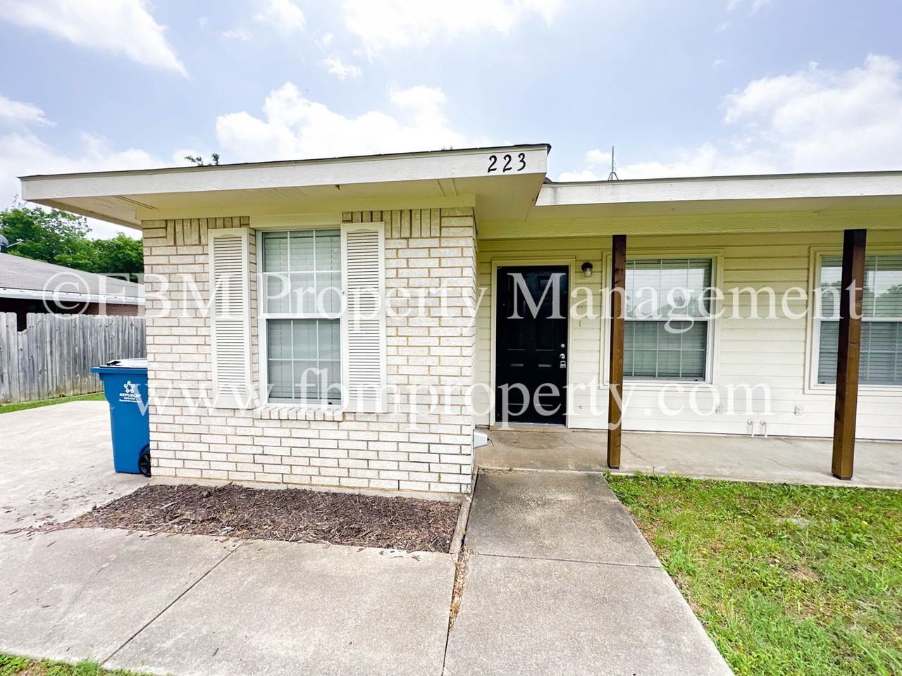 Lamar 221 & 223/ Silent - BZ - Photo 3 of 17