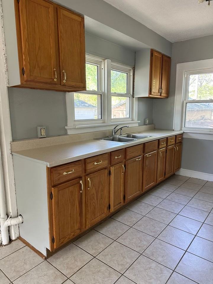 816 Dawson St - Photo 2 of 8