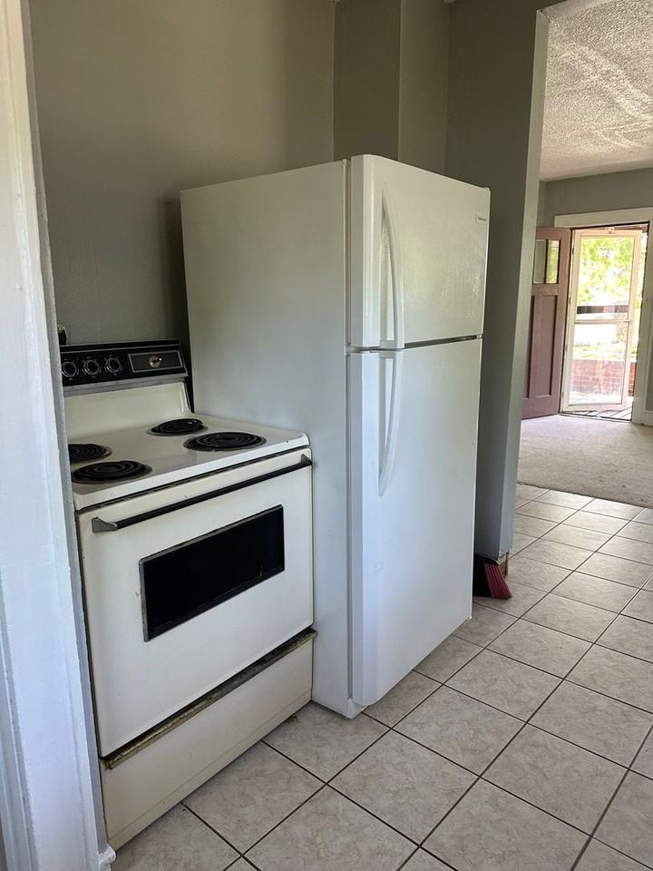 816 Dawson St - Photo 3 of 8