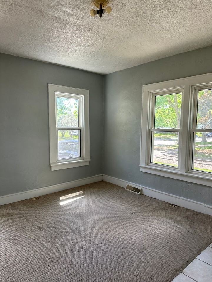 816 Dawson St - Photo 4 of 8