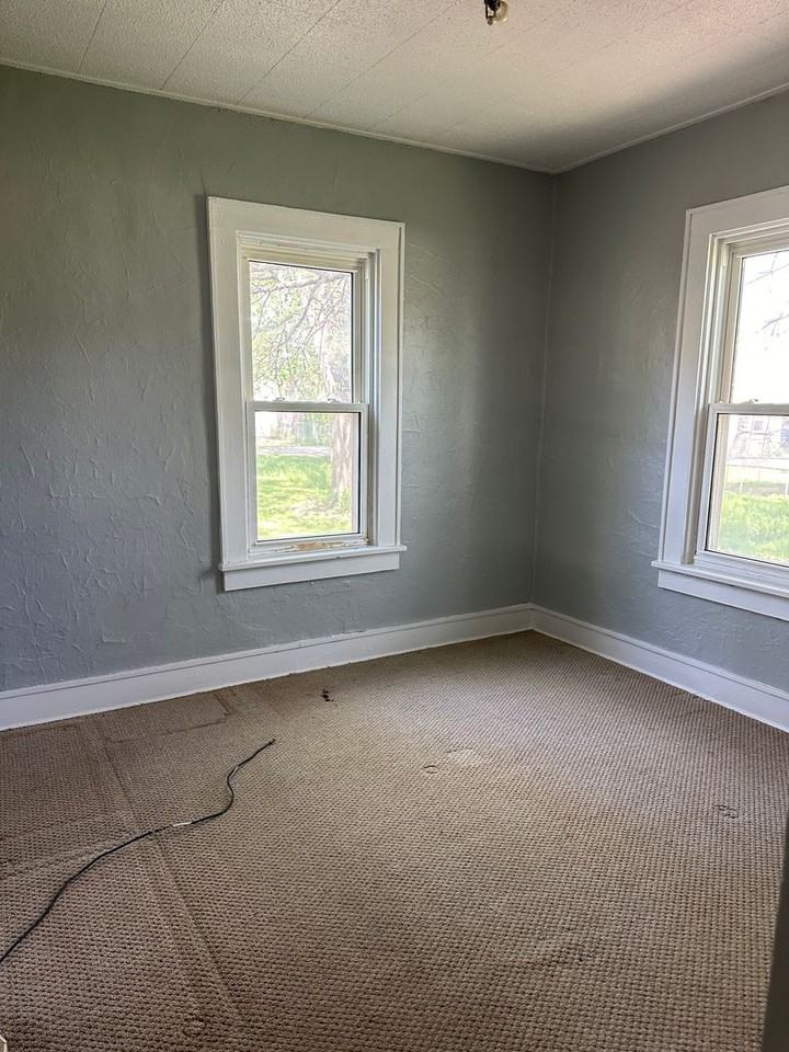 816 Dawson St - Photo 7 of 8