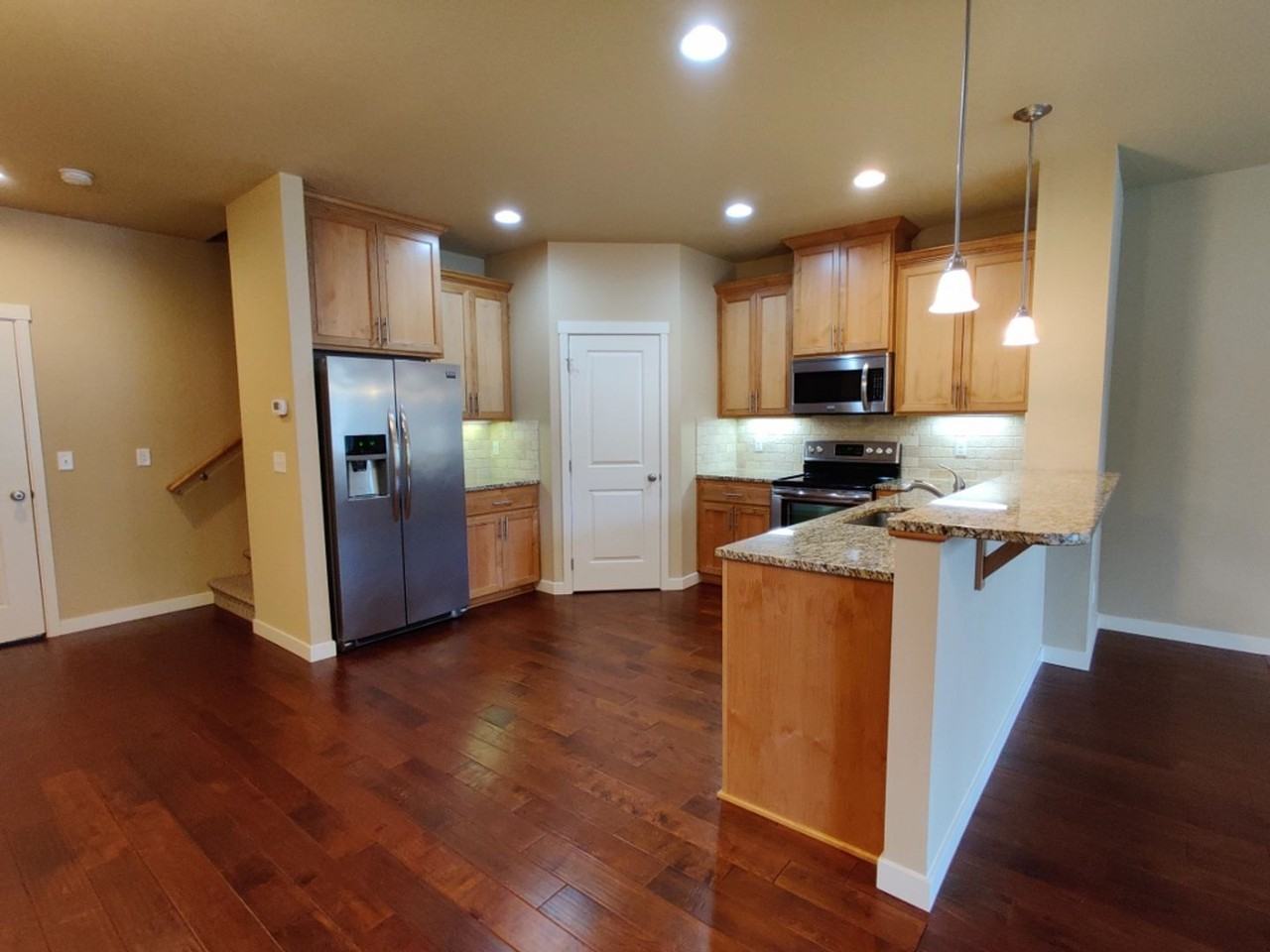 7201 Spencer Ave Ne - Photo 3 of 19