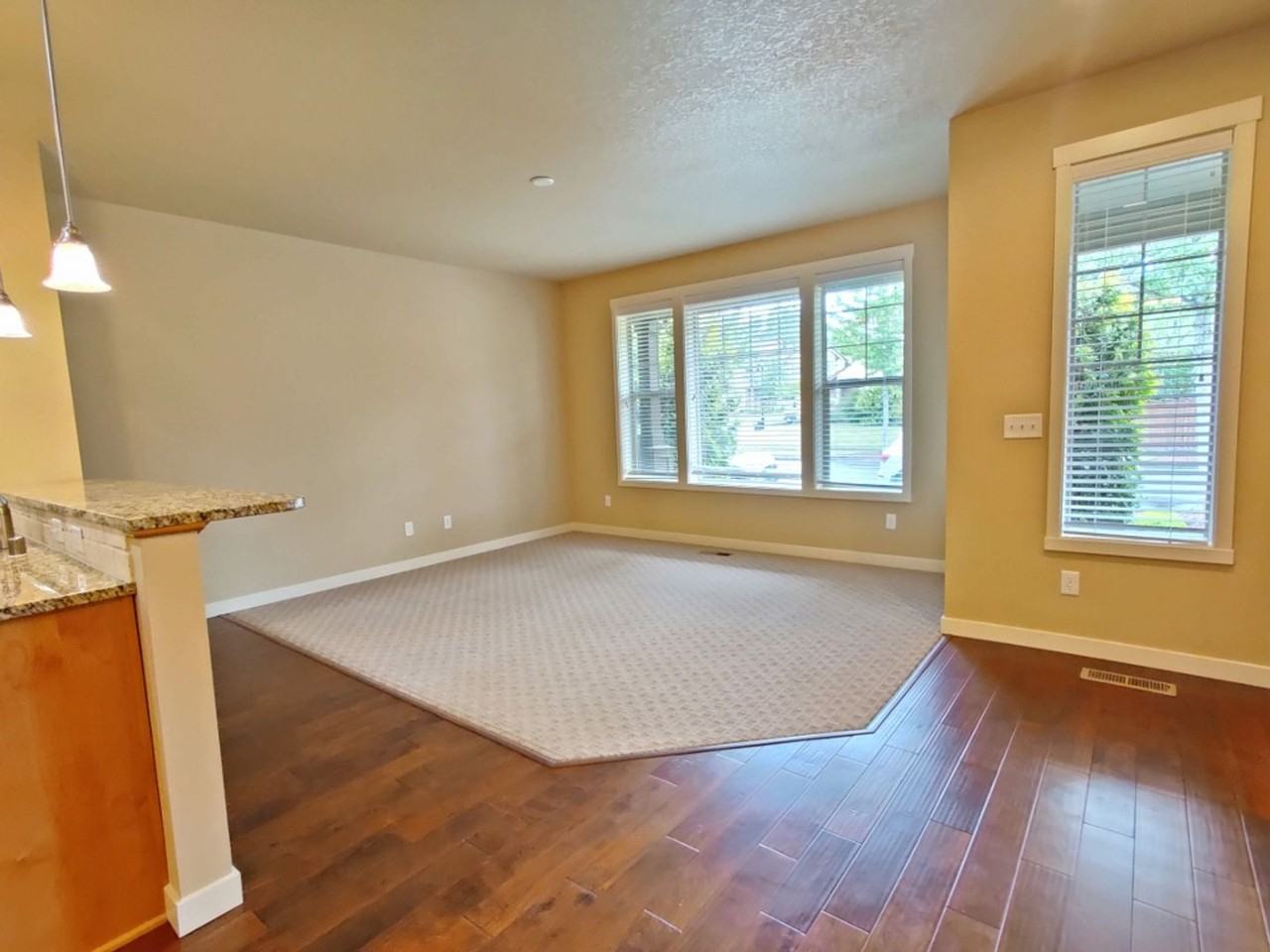 7201 Spencer Ave Ne - Photo 5 of 19