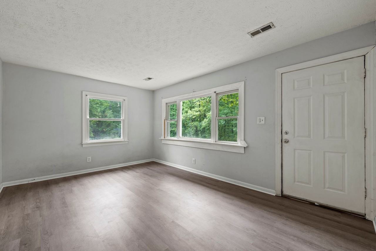 11427 Howards Mill Rd - Photo 4 of 18