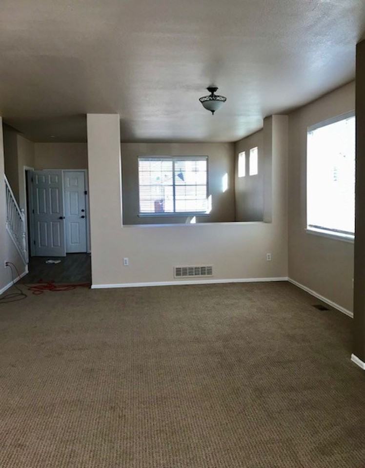 539 Peyton Dr - Photo 3 of 46