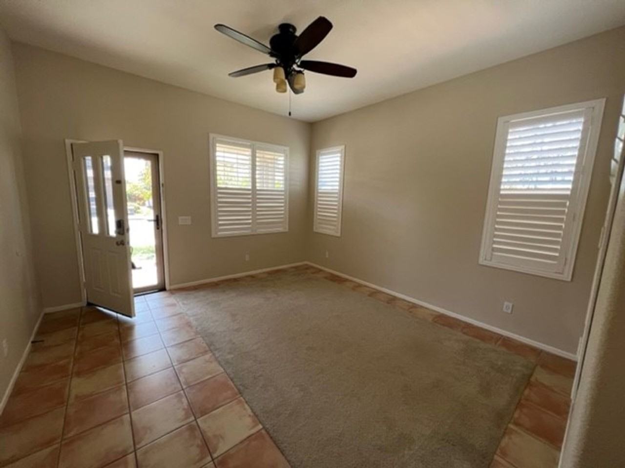 2415 Falcon Valley Dr - Photo 3 of 20