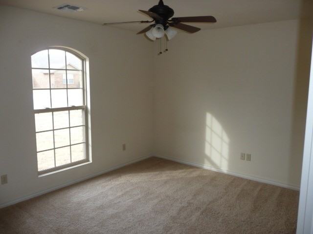 621 Nw Granite Ave - Photo 4 of 14