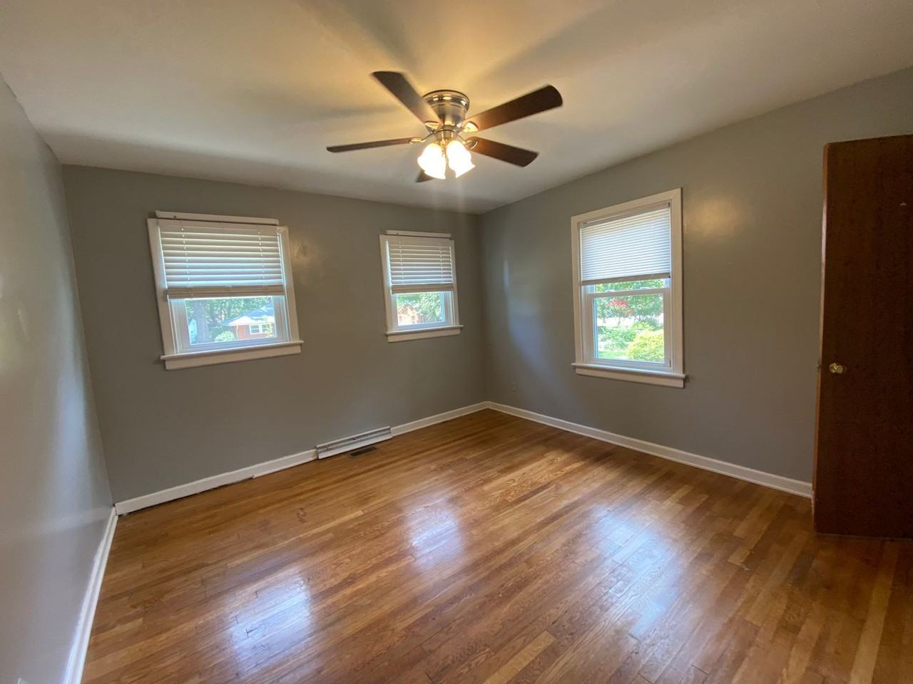 1719 Leicester Rd - Photo 2 of 10