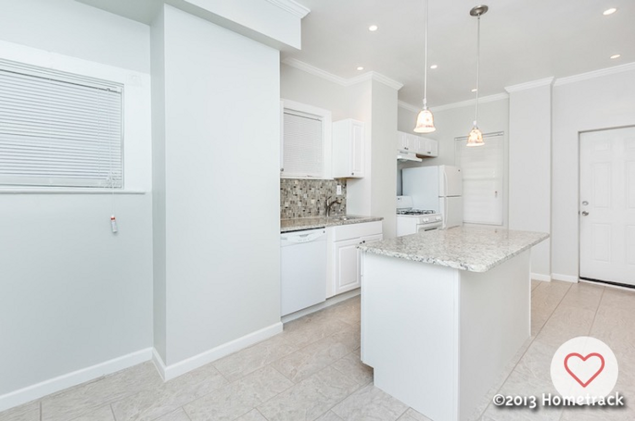 2232 W Baltimore St - Photo 5 of 14