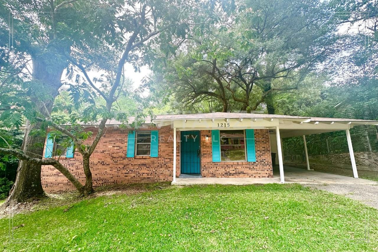 1215 Oak Lane Cir N - Photo 3 of 13