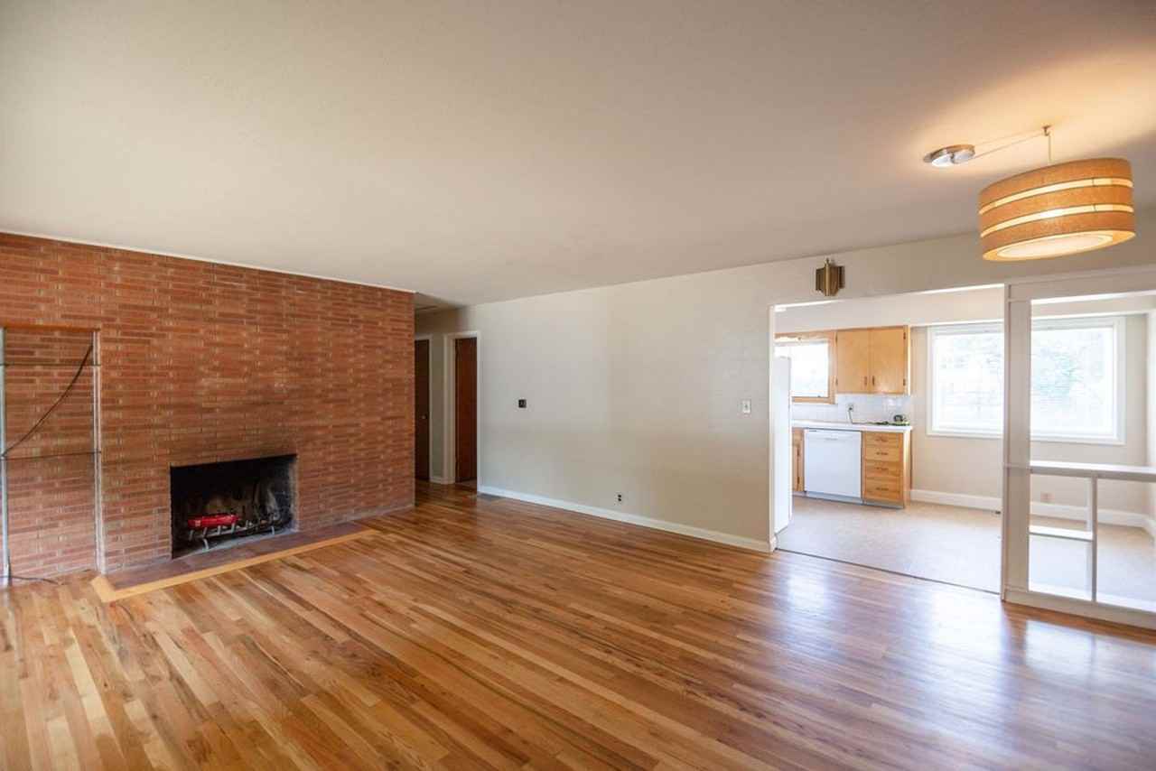 1305 W Myrtle St - Photo 3 of 24