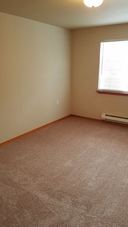 Camlyn Condos - Photo 2 of 13