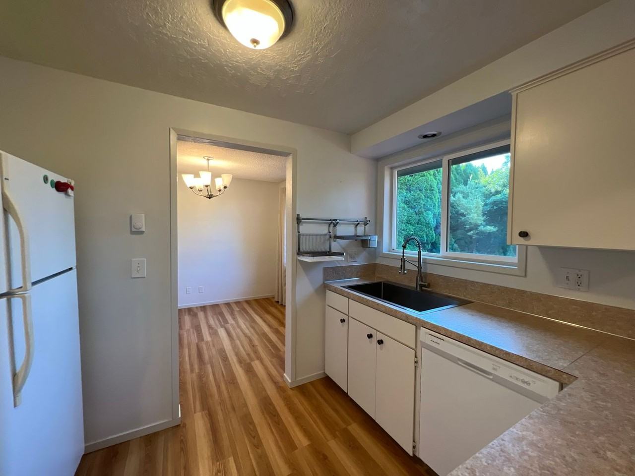 3355 Montebello Avenue - Photo 3 of 31