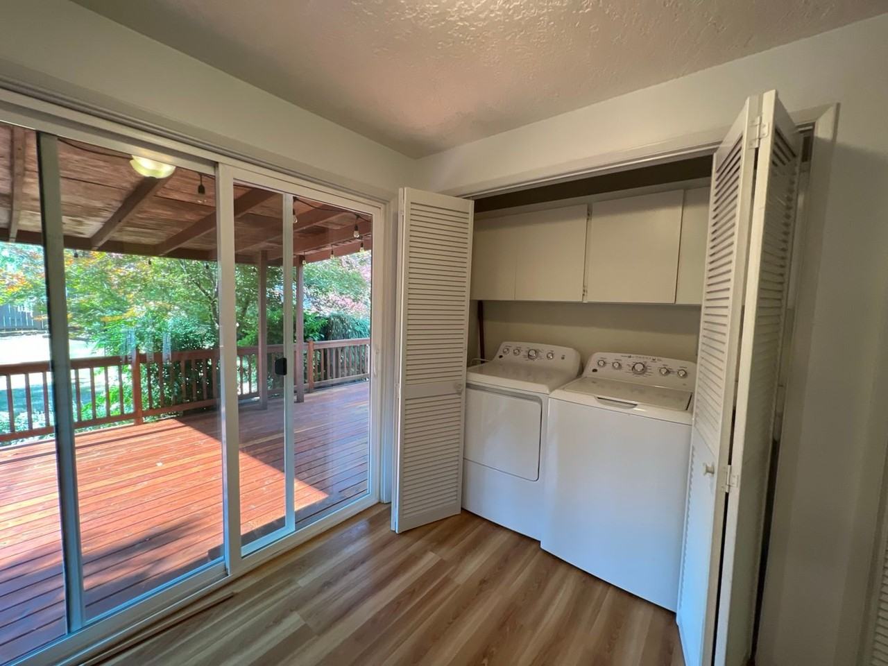 3355 Montebello Avenue - Photo 5 of 31