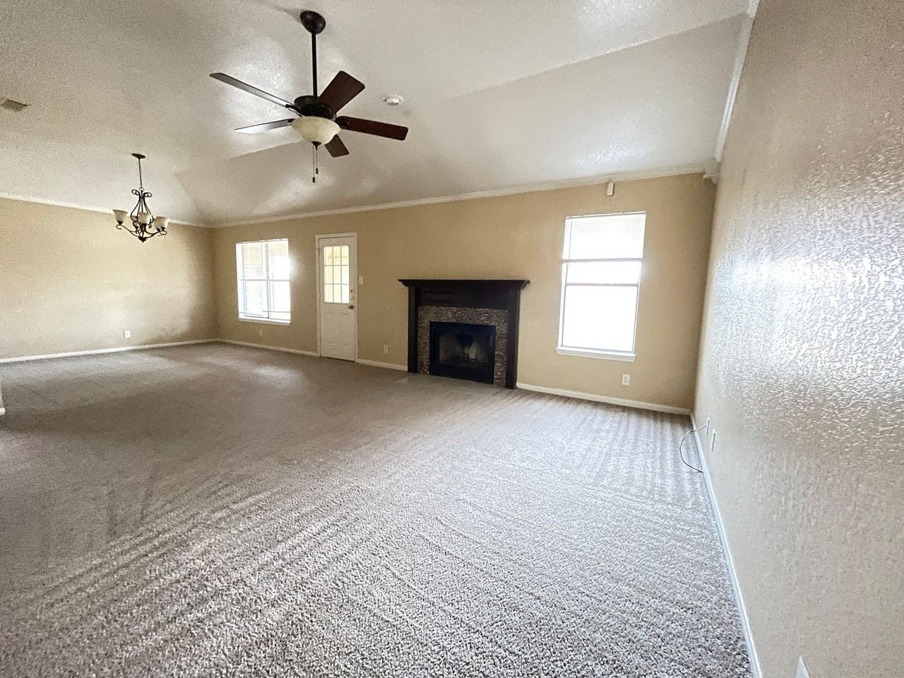 4904 James Loop - Photo 4 of 21