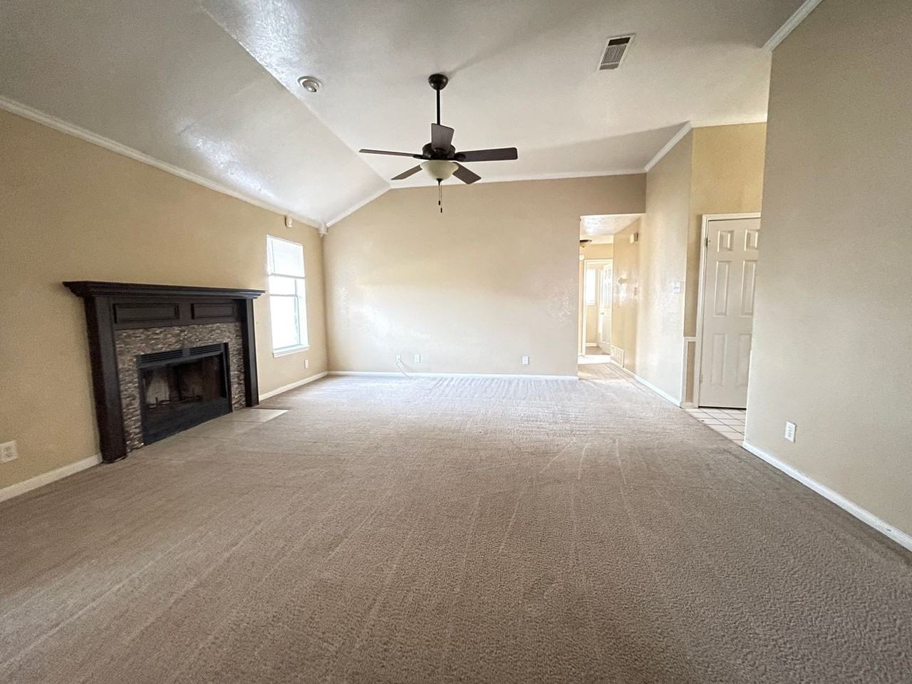 4904 James Loop - Photo 5 of 21