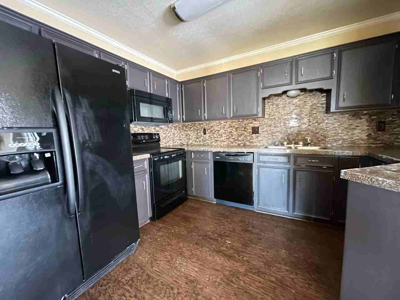 4904 James Loop - Photo 7 of 21