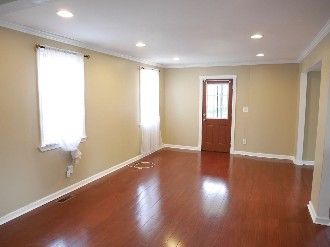 6303 Liberty Rd - Photo 3 of 32