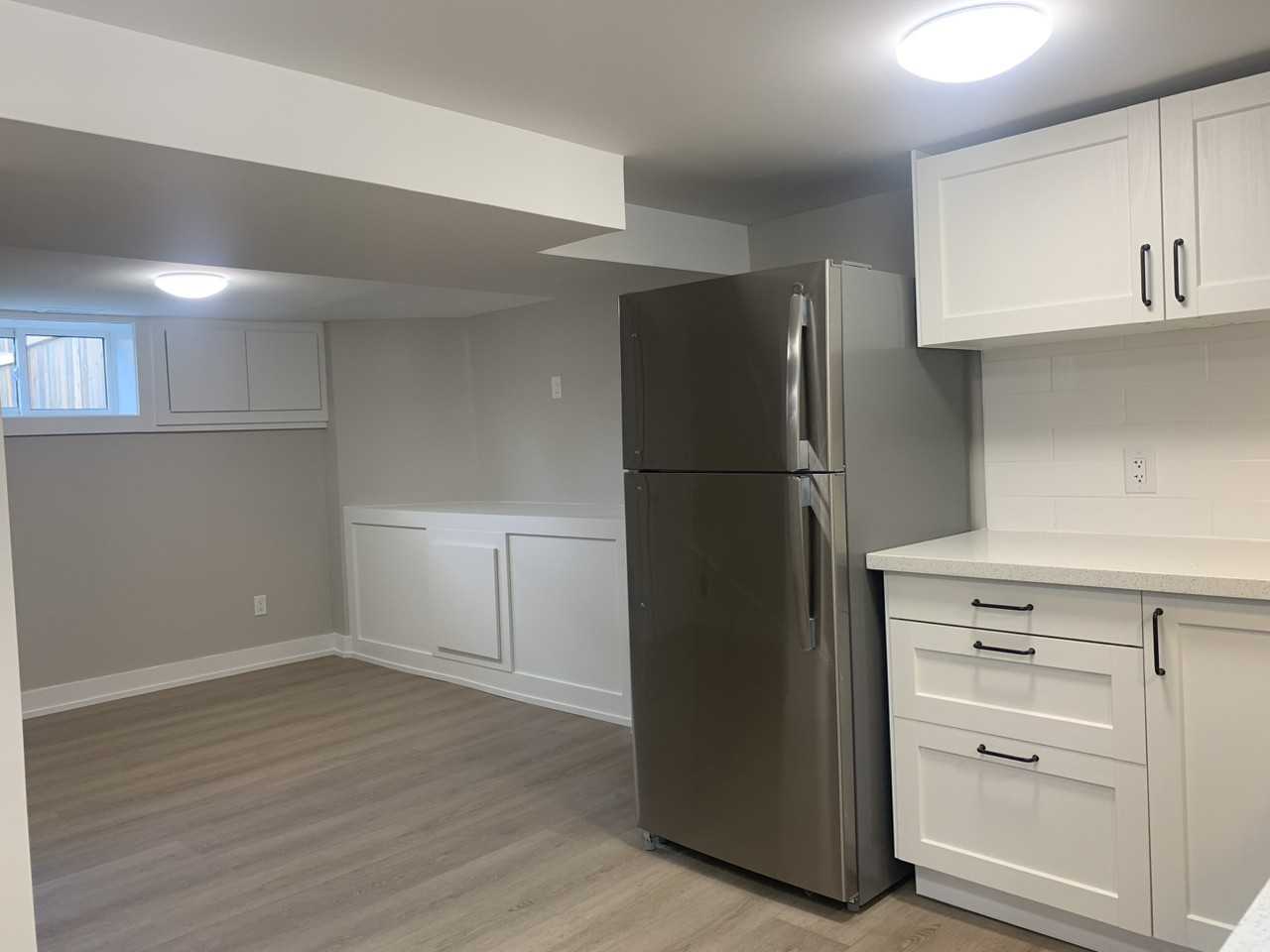 247 Brucedale Ave E - Photo 2 of 18