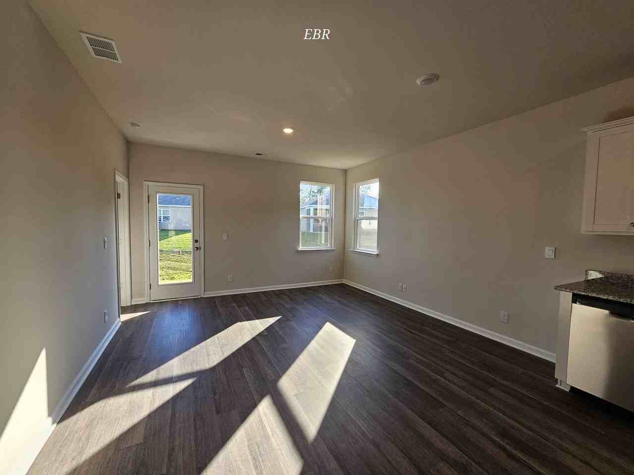166 Honey Jar Way - Photo 3 of 8