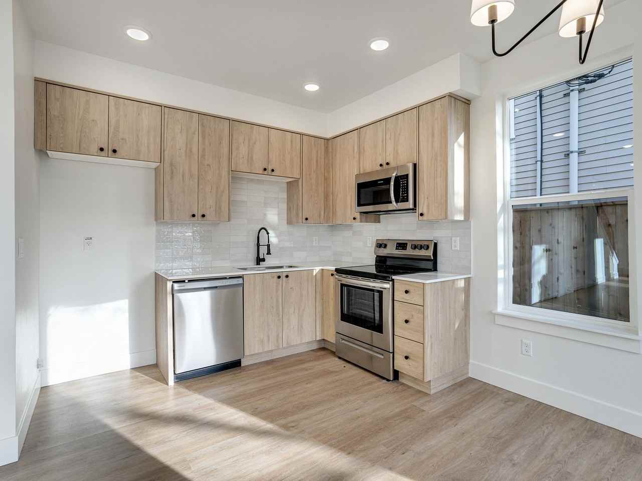 1 MONTH FREE RENT! BRAND NEW 2BD/2.5B High - Photo 7 of 33