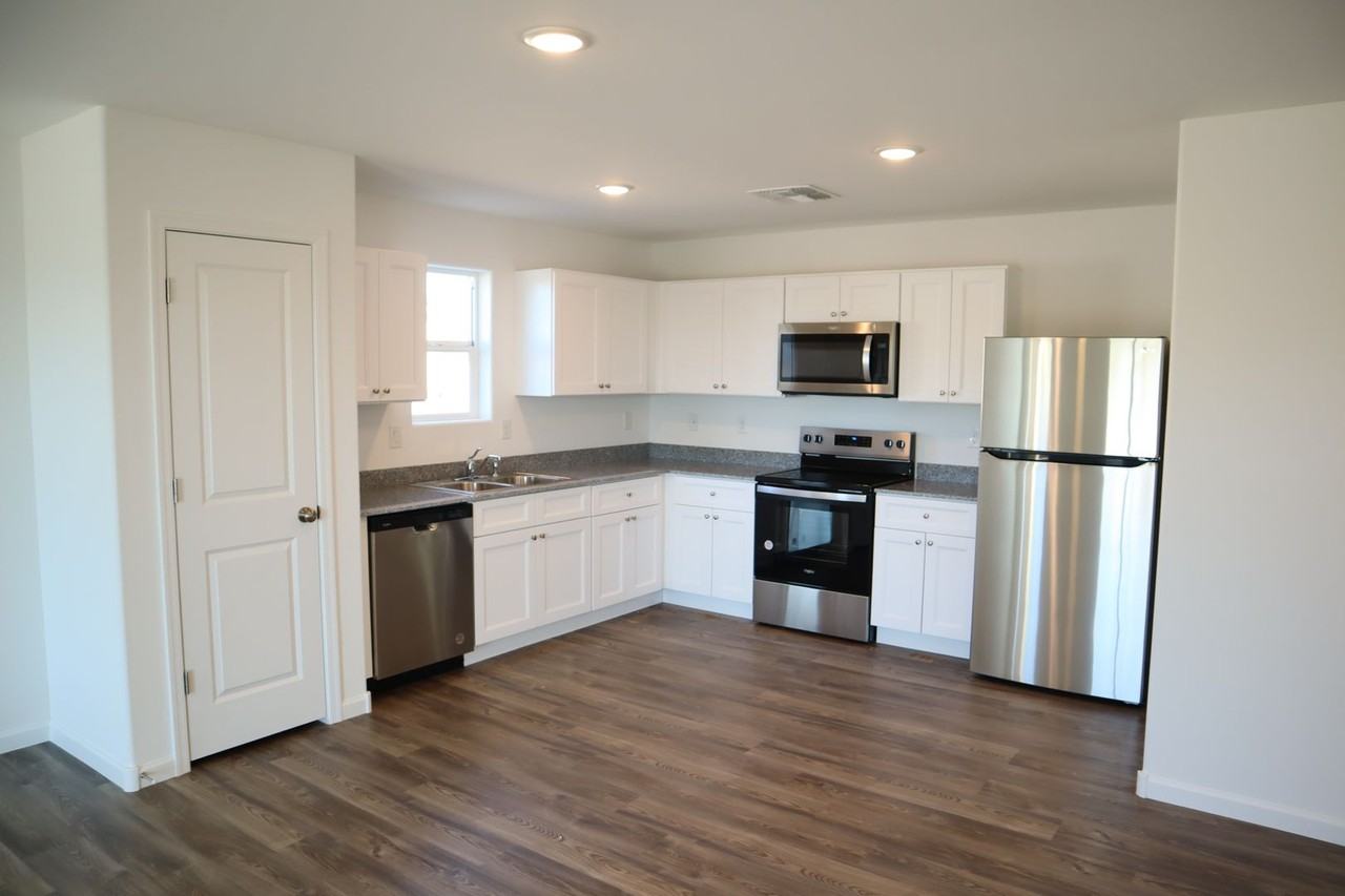 1273 W Flowstone Trl - Photo 2 of 25