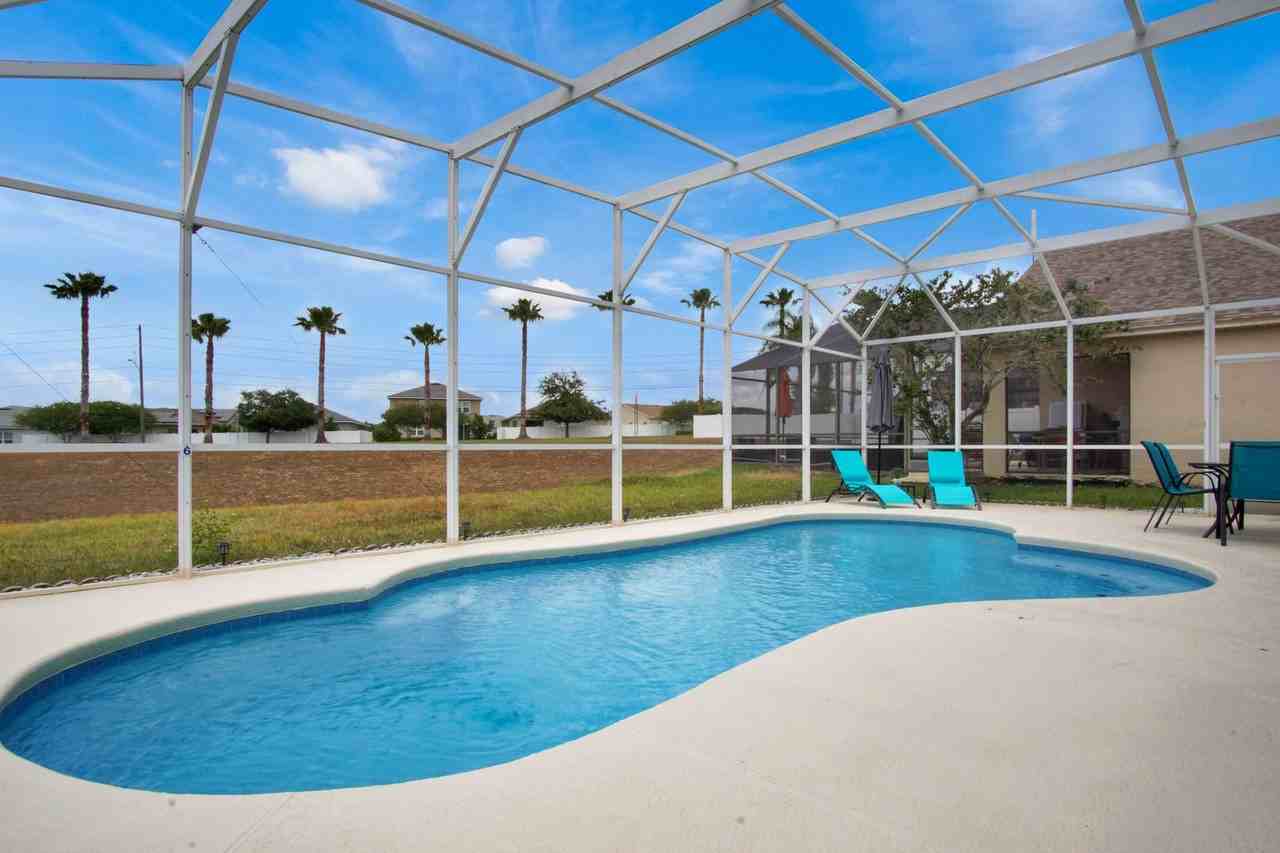 124 Cassia Dr - Photo 3 of 48