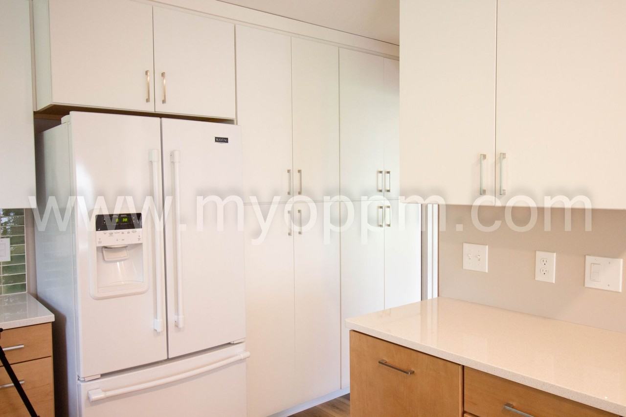 216 S 86th St - Photo 4 of 33