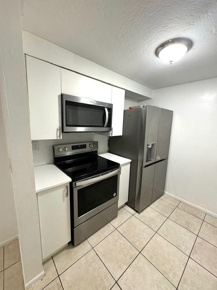 916 28th Avenue Dr E - Photo 5 of 23