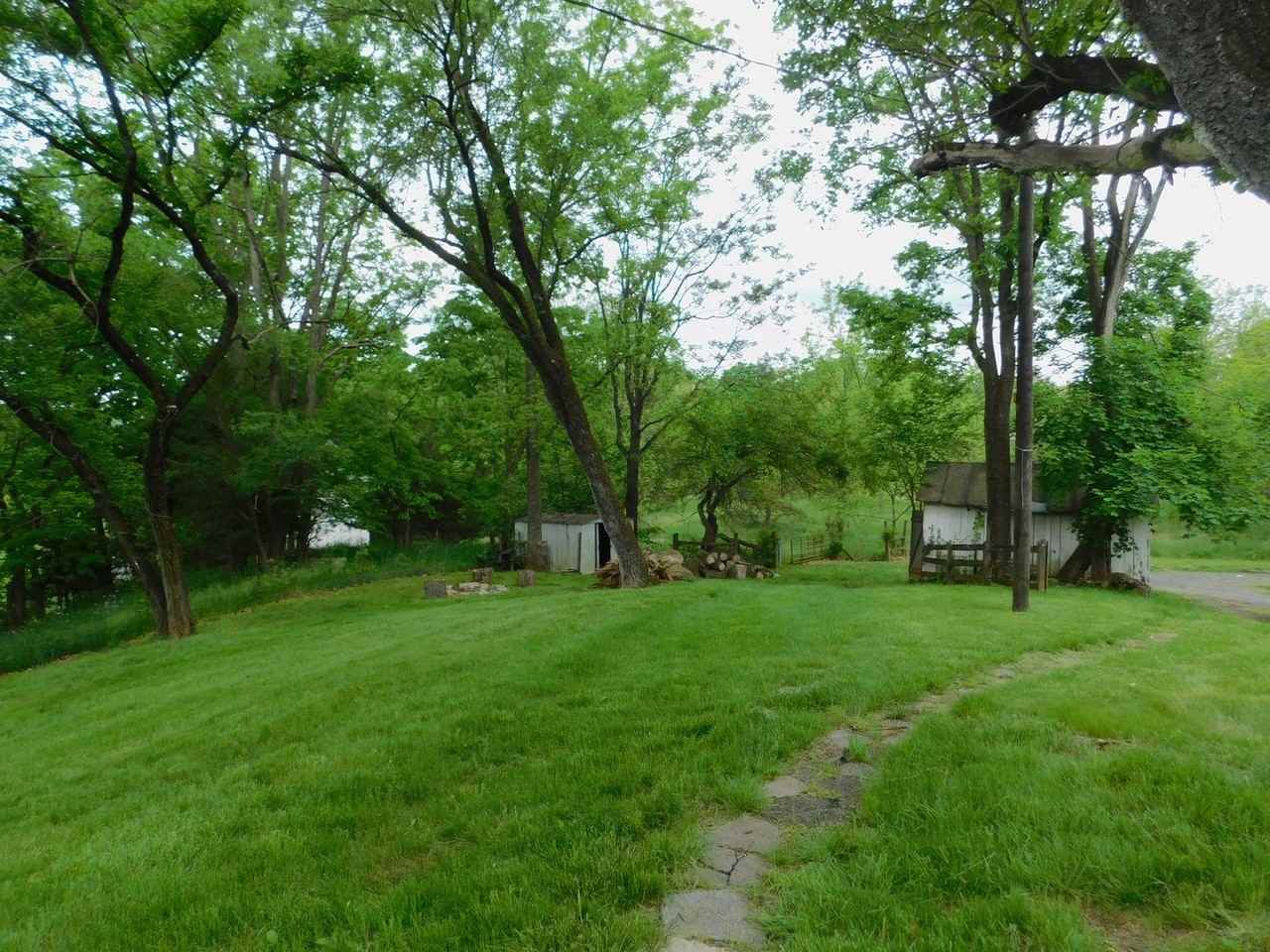 2332 Rockland Rd - Photo 2 of 18