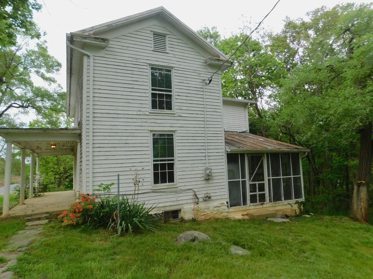 2332 Rockland Rd - Photo 3 of 18