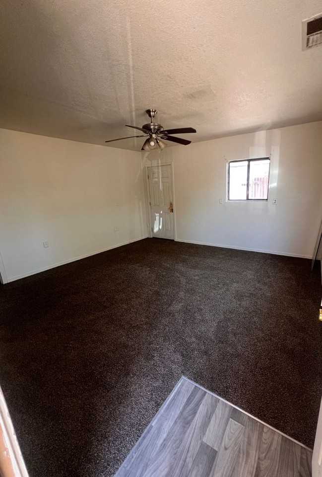 424 E 4th St Apt A - Photo 2 of 14