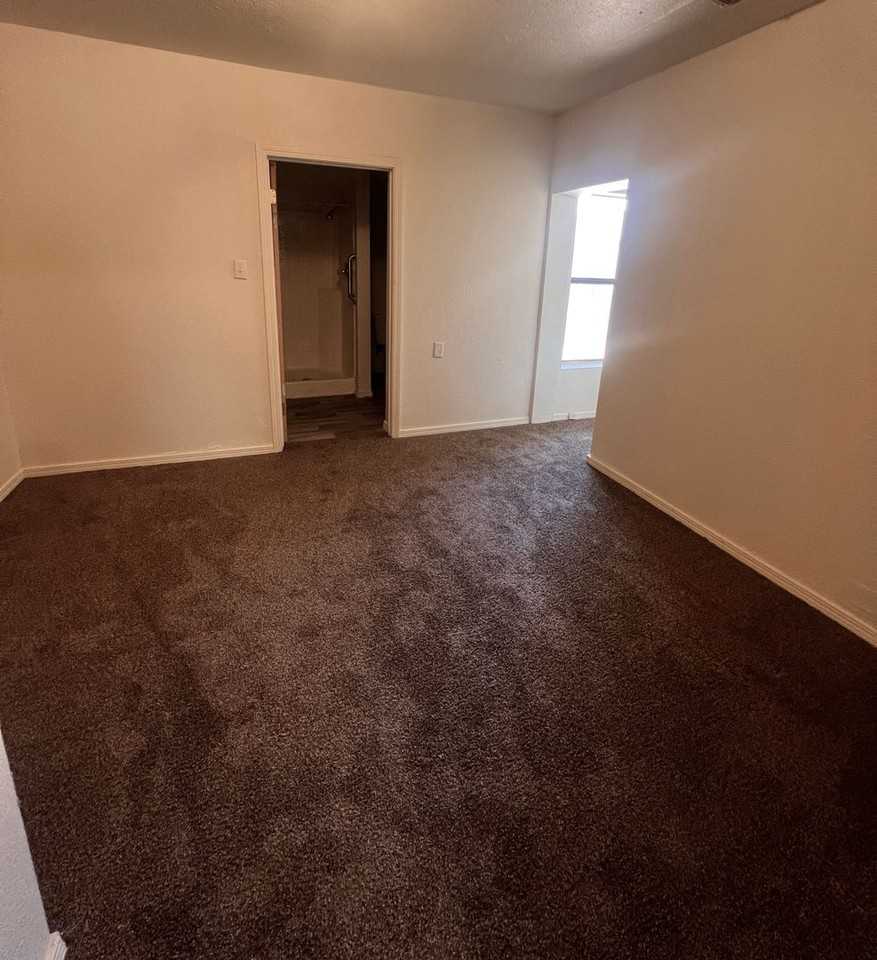 424 E 4th St Apt A - Photo 7 of 14