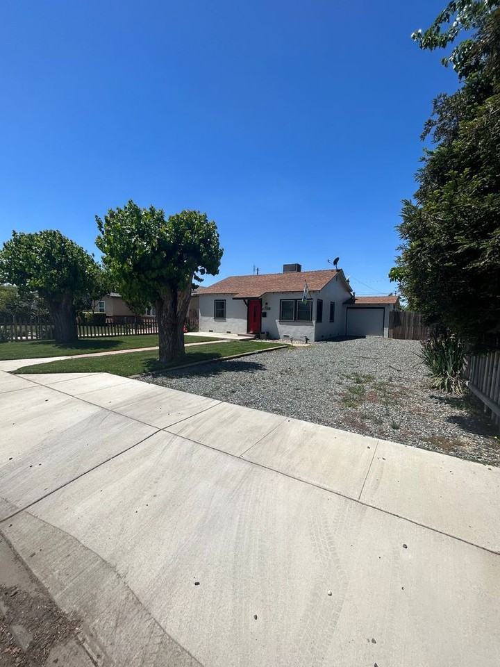 250 Waldo Ave - Photo 2 of 13