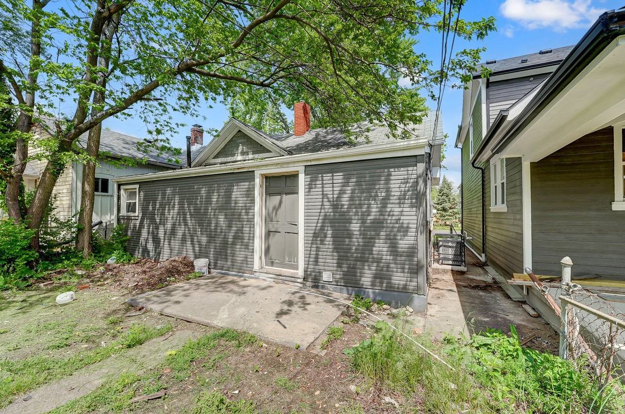 104 Centre St - Photo 2 of 17