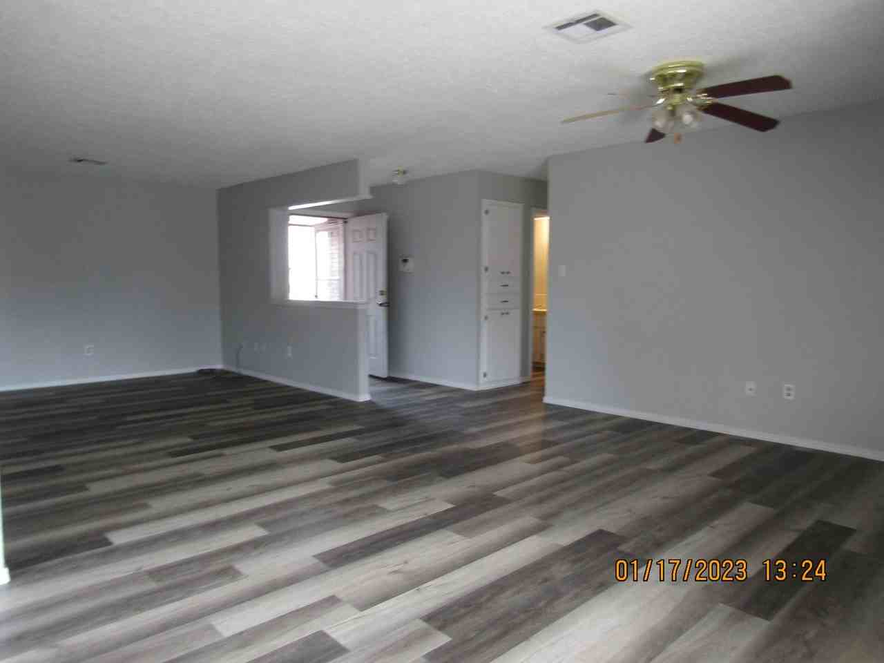 7008 Nw Kingsbury Ave - Photo 5 of 30