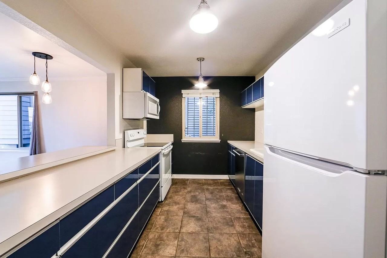 1526 Aurora Ave N #D - Photo 4 of 14